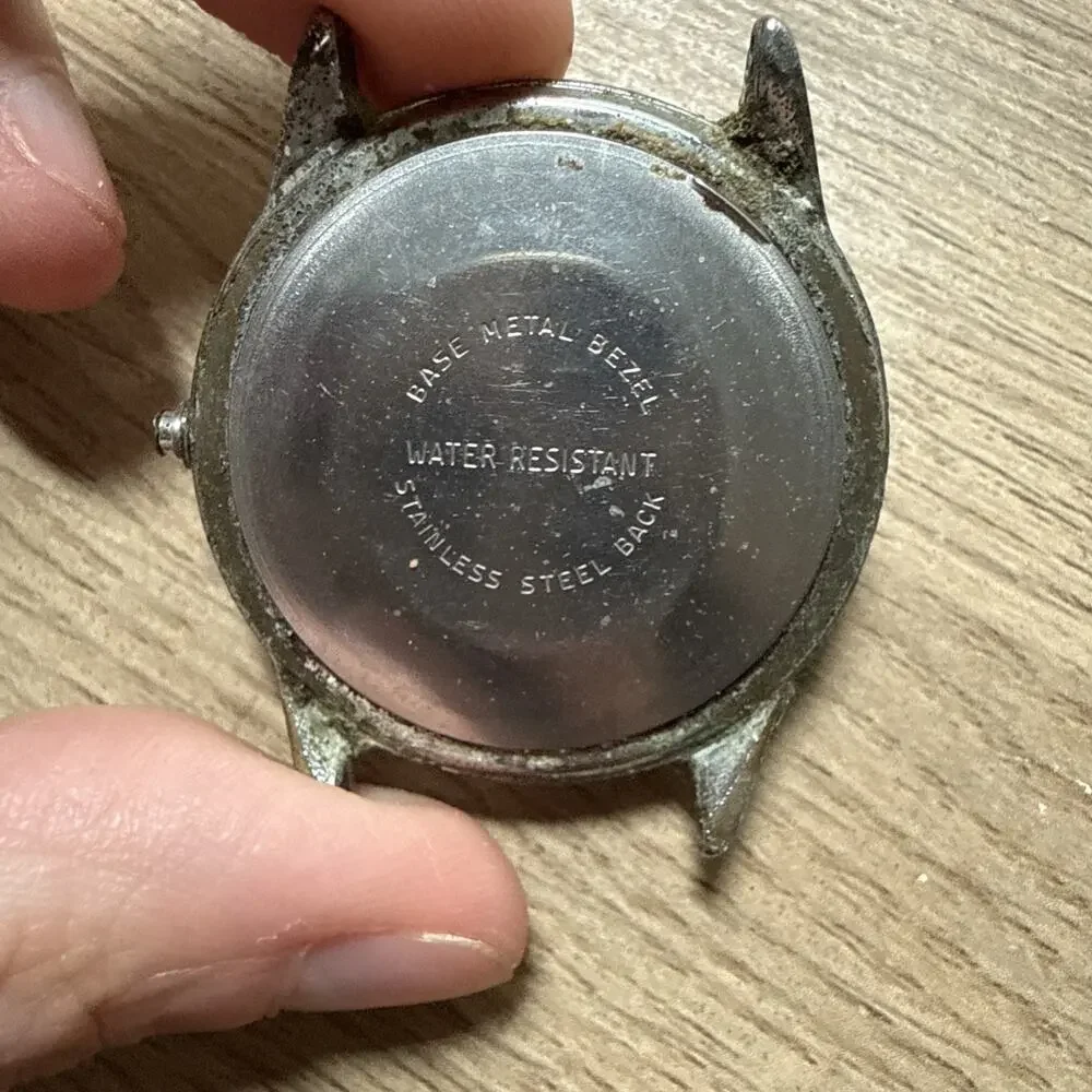 Vintage Timex Mens Watch Fancy Silver Sunburst Dial w/ Date 1979 L2